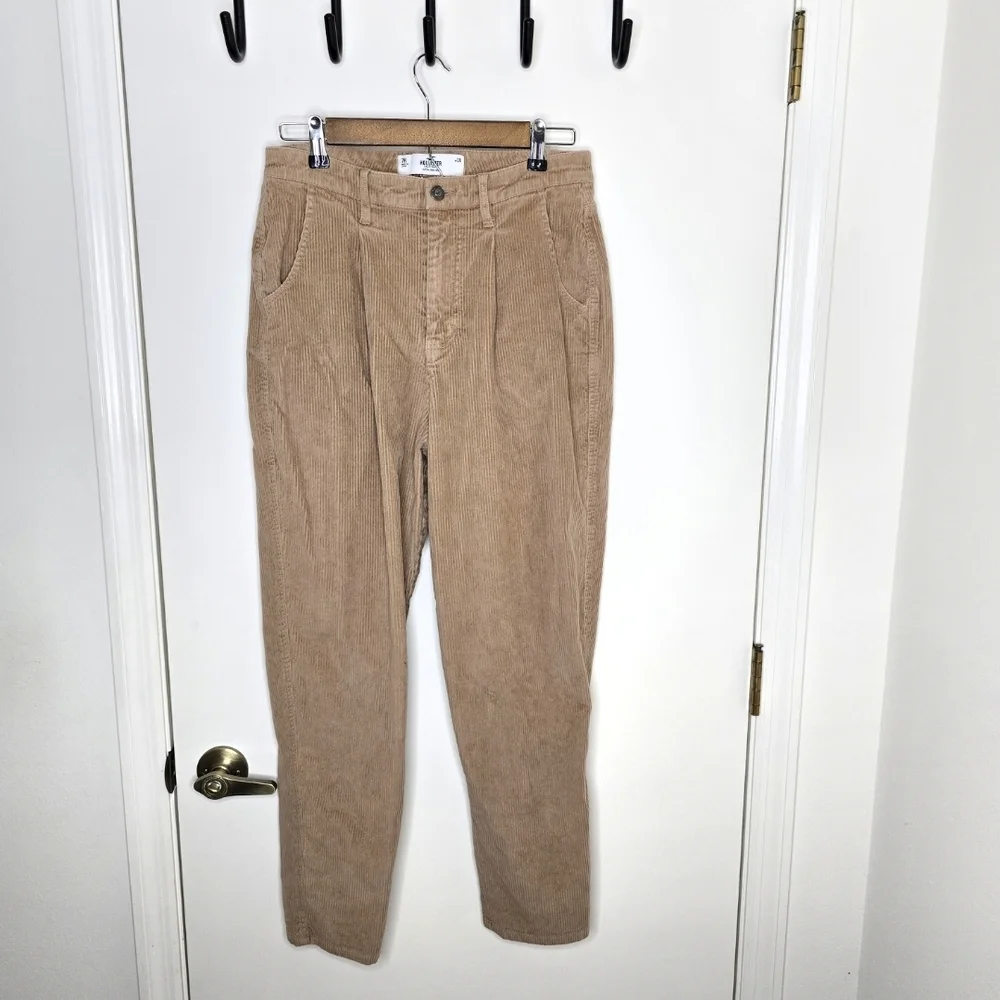 Hollister Tan Corduroy Women's Ultra High-rise  Straight Leg Pants Juniors 7